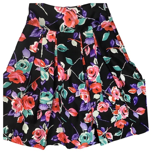 Express Design Studio 100% Silk Box Pleated Skater Skirt - 0 - Picture 2 of 16